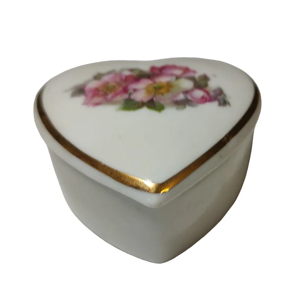 Gerold Porzellan Trinket Box‎ Tettau Bavaria Heart Shaped Floral Gold Accents